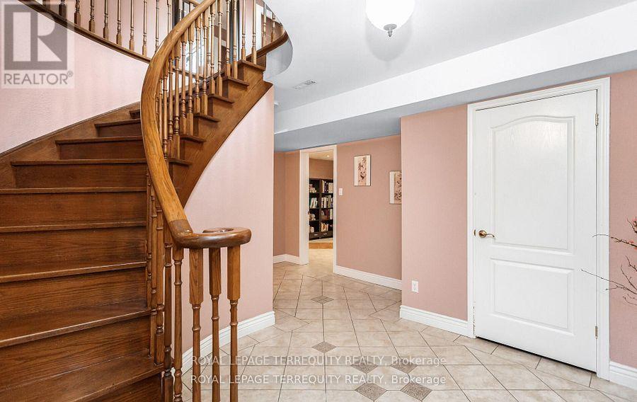 1714 Globe Court, Mississauga, Ontario  L5L 3G5 - Photo 36 - W12184225