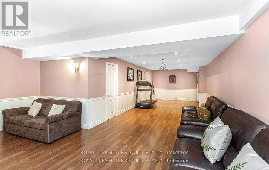 1714 Globe Court, Mississauga, Ontario  L5L 3G5 - Photo 38 - W12184225
