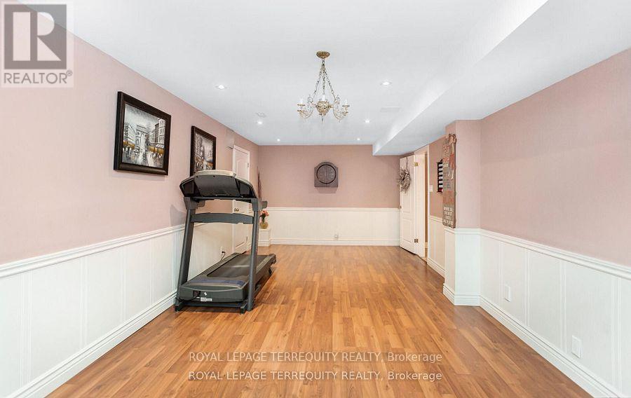 1714 Globe Court, Mississauga, Ontario  L5L 3G5 - Photo 39 - W12184225