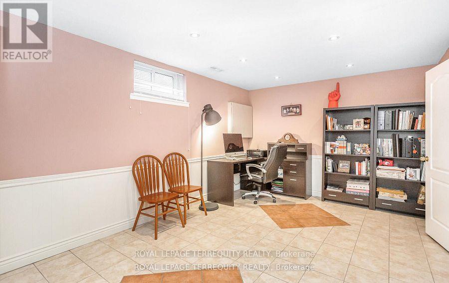 1714 Globe Court, Mississauga, Ontario  L5L 3G5 - Photo 40 - W12184225