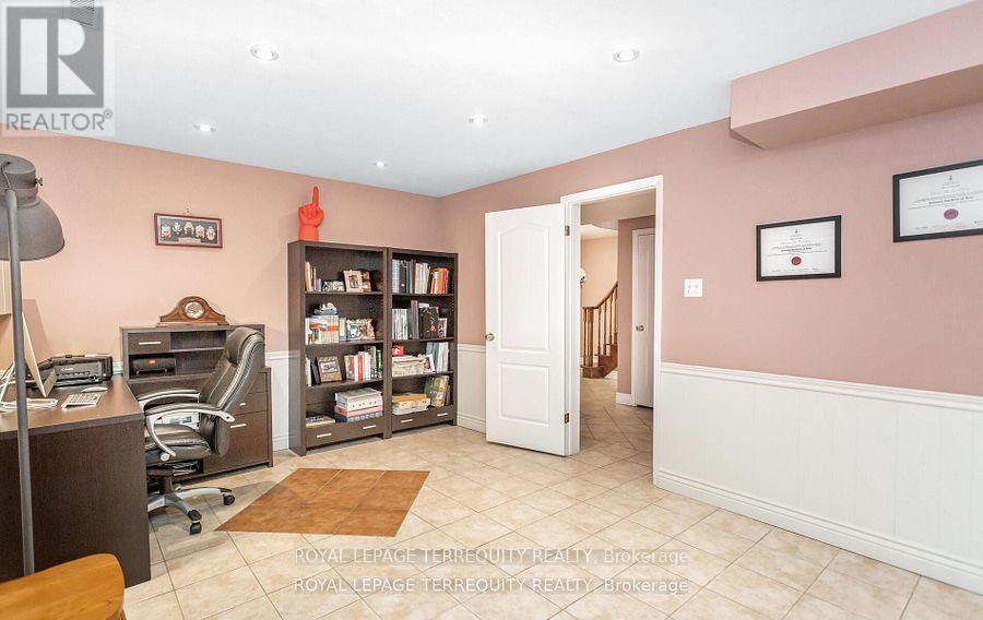 1714 Globe Court, Mississauga, Ontario  L5L 3G5 - Photo 41 - W12184225