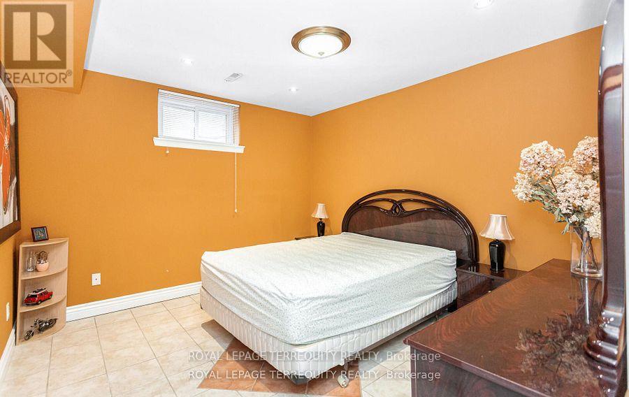 1714 Globe Court, Mississauga, Ontario  L5L 3G5 - Photo 42 - W12184225