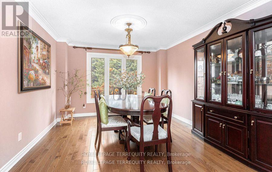 1714 Globe Court, Mississauga, Ontario  L5L 3G5 - Photo 9 - W12184225