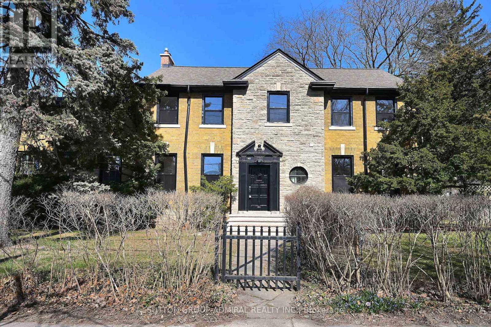 987 ROYAL YORK ROAD, Toronto, Ontario