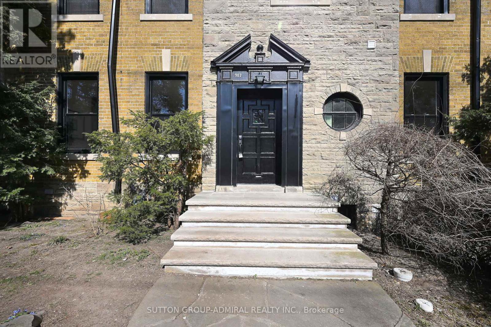 987 Royal York Road, Toronto, Ontario  M8X 2E8 - Photo 2 - W12184242