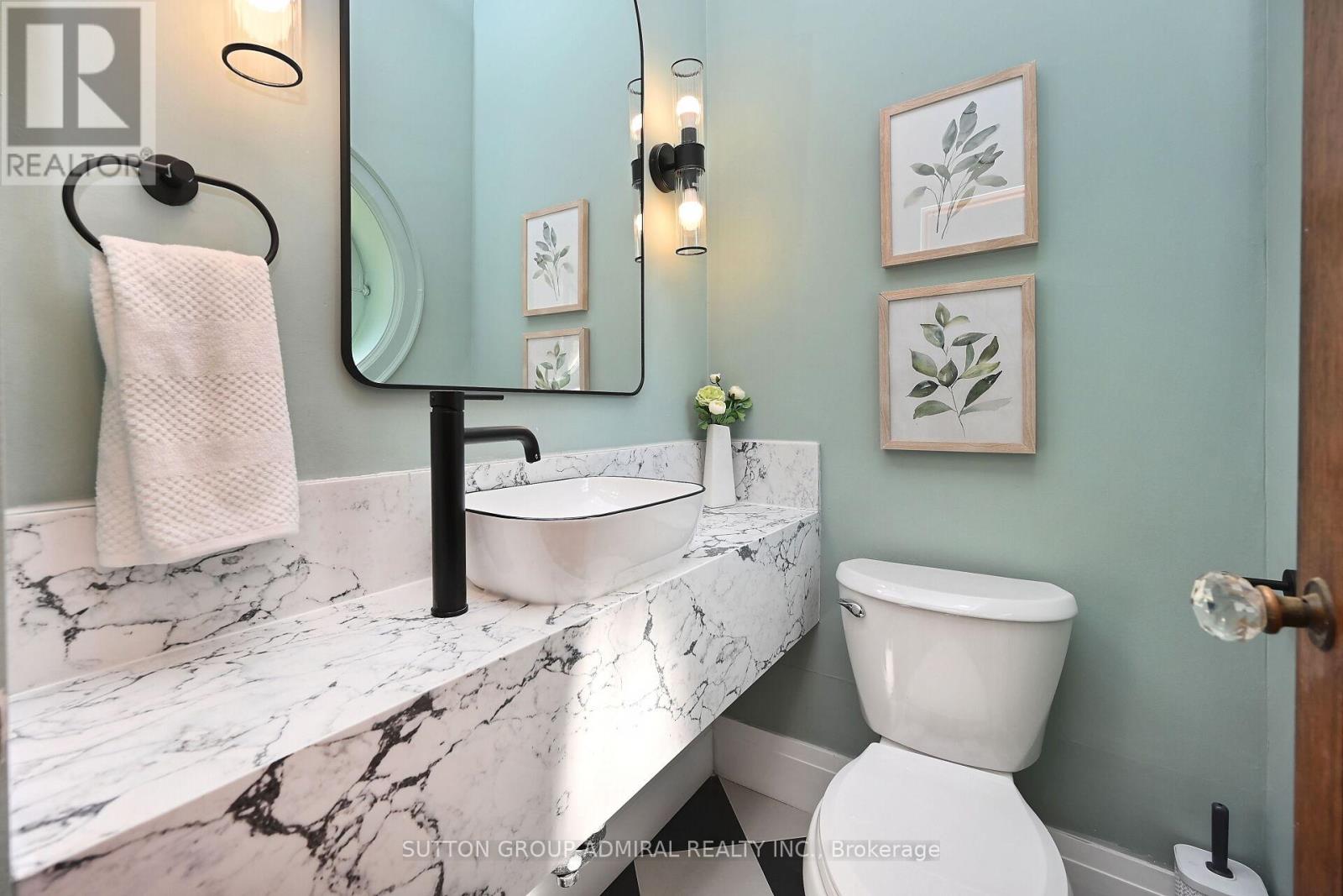 987 Royal York Road, Toronto, Ontario  M8X 2E8 - Photo 36 - W12184242