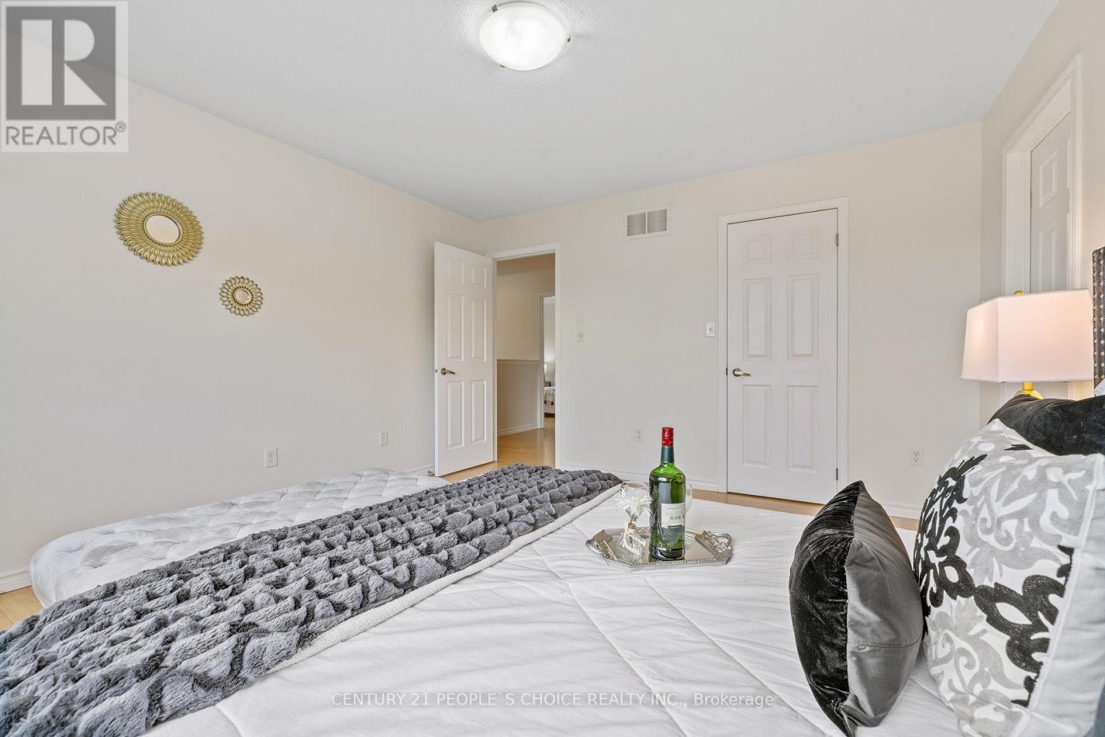 2490 Valleyridge Drive, Oakville, Ontario  L6M 5H1 - Photo 32 - W12184257
