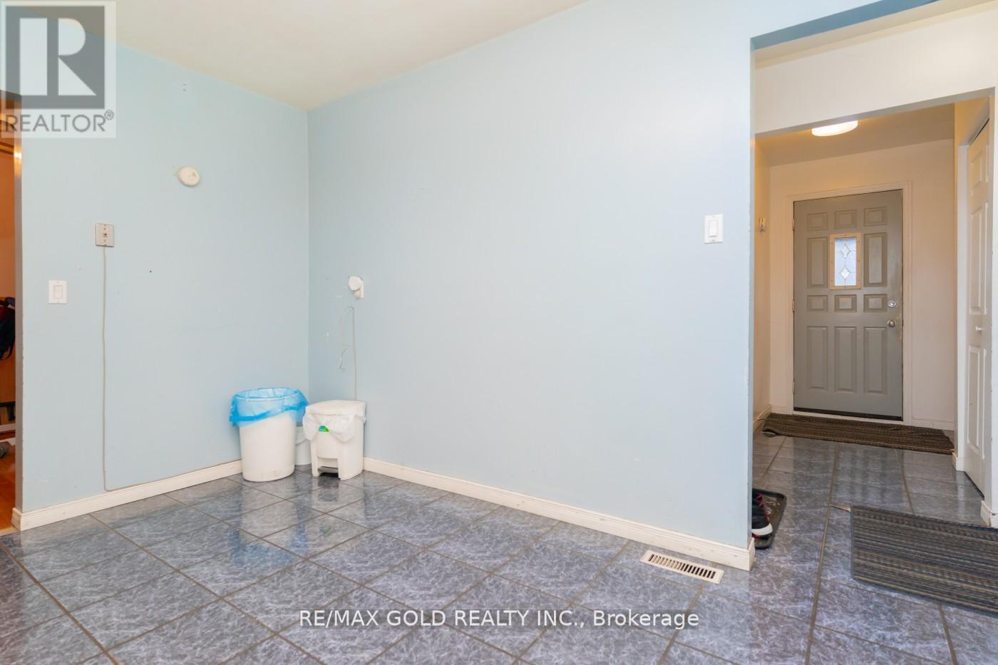 10 Edenridge Drive, Brampton, Ontario  L6T 3B1 - Photo 10 - W12184261