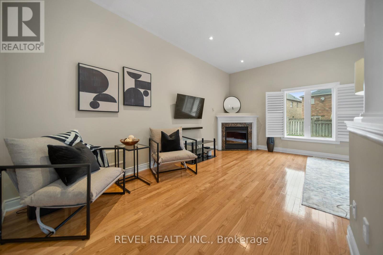 31 Saint Hubert Drive, Brampton (Vales Of Castlemore), Ontario  L6P 1W1 - Photo 33 - W12184262