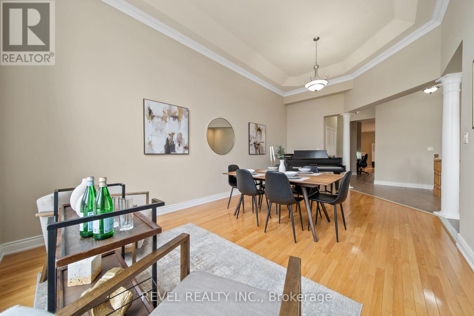 31 Saint Hubert Drive, Brampton (Vales Of Castlemore), Ontario  L6P 1W1 - Photo 9 - W12184262
