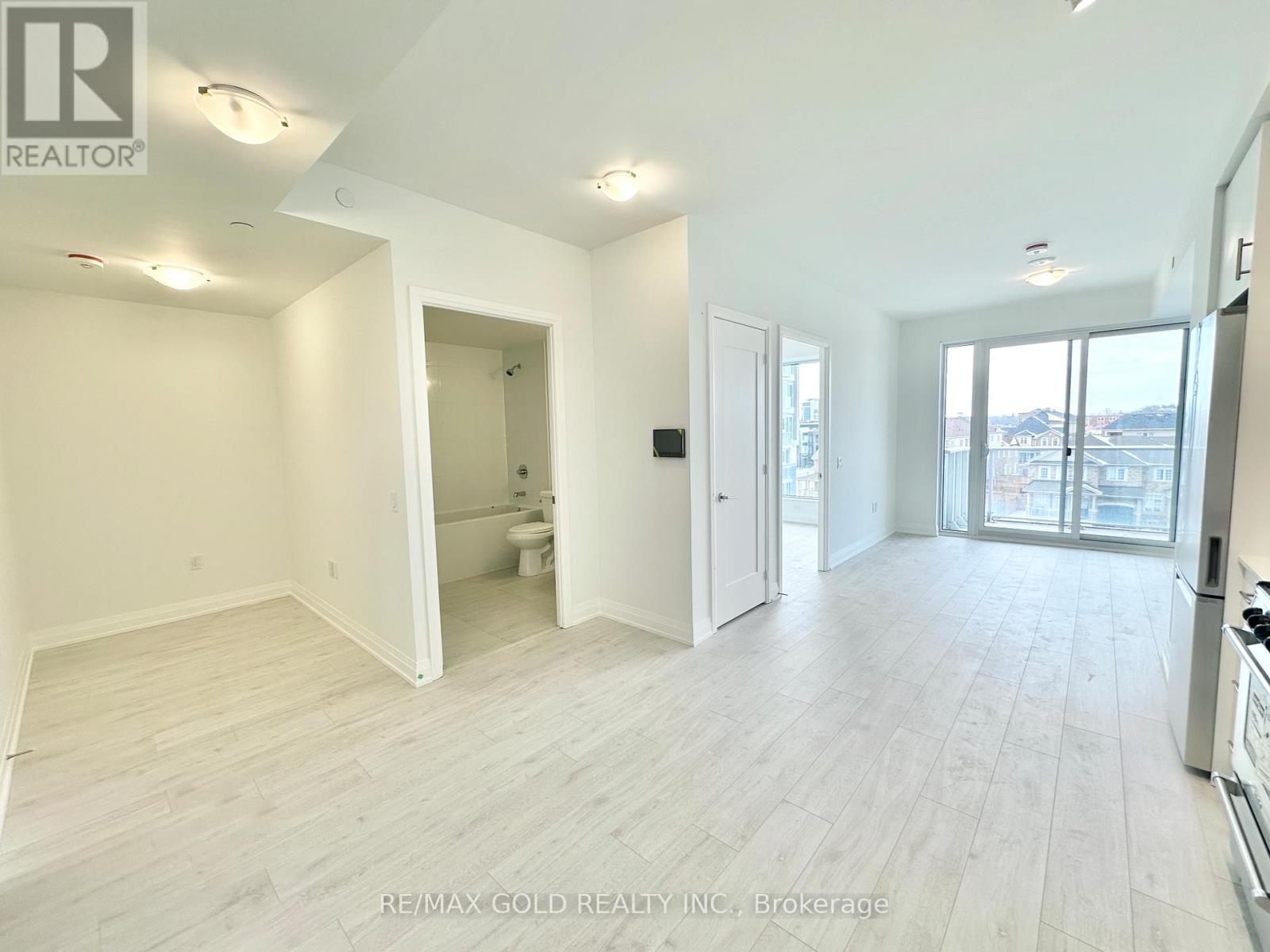 502 - 412 Silver Maple Road, Oakville, Ontario  L6H 7X8 - Photo 9 - W12184276