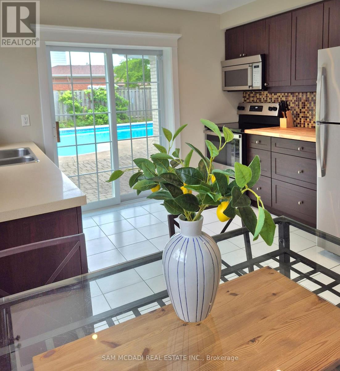 1998 Lenarthur Drive, Mississauga, Ontario  L5J 2J3 - Photo 12 - W12184293