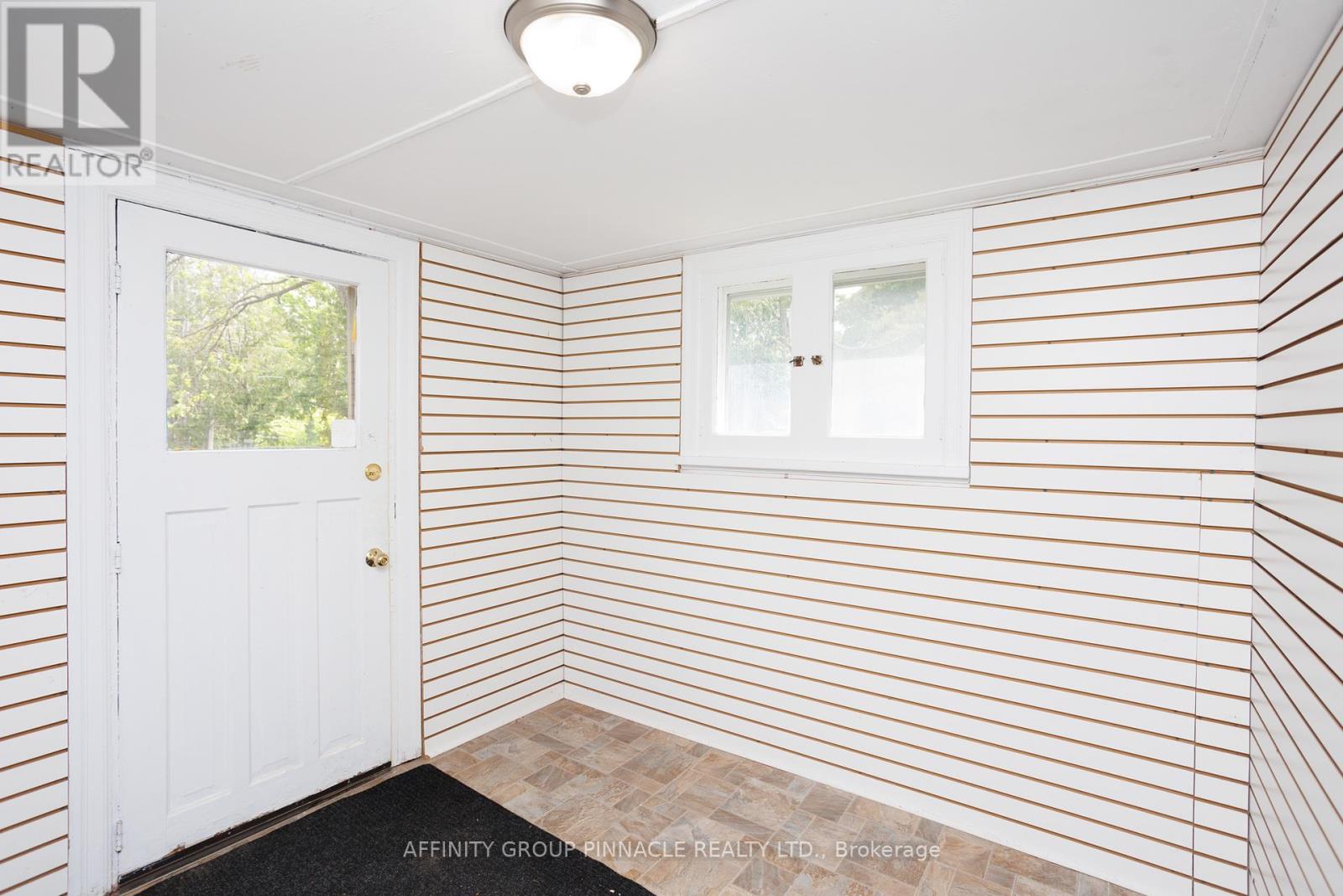 221 Kent Street W, Kawartha Lakes, Ontario  K9V 2Z1 - Photo 10 - X12184423