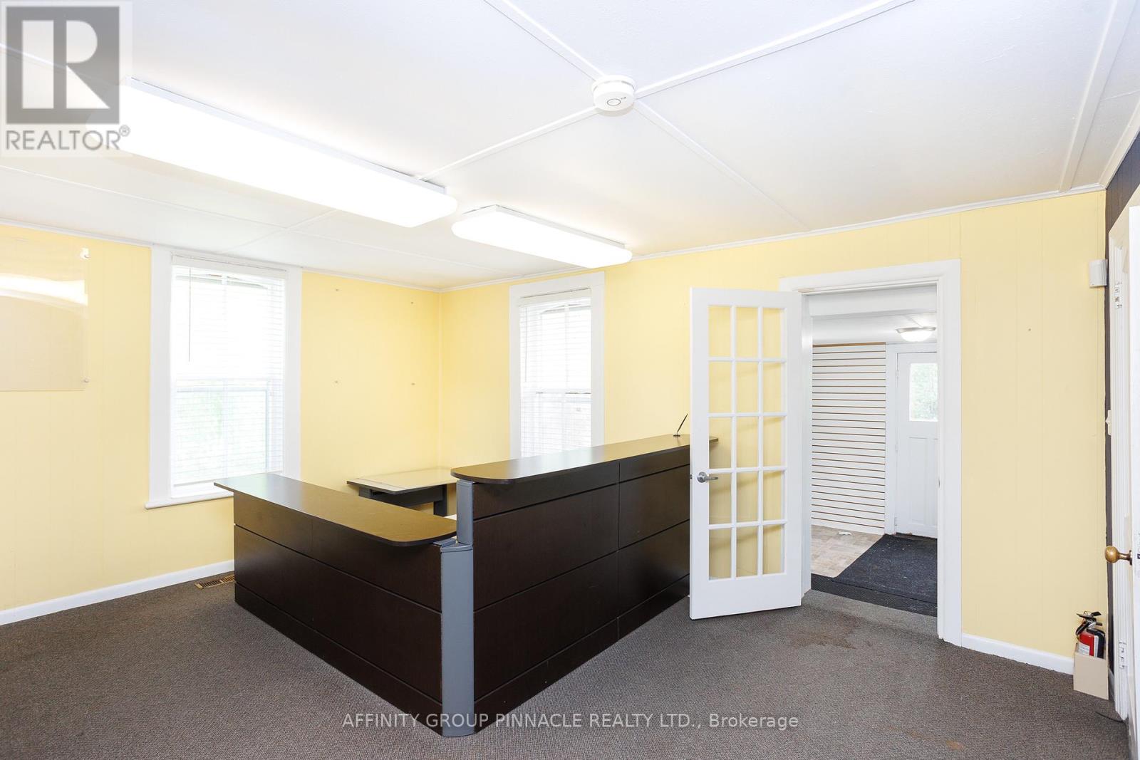 221 Kent Street W, Kawartha Lakes, Ontario  K9V 2Z1 - Photo 13 - X12184423