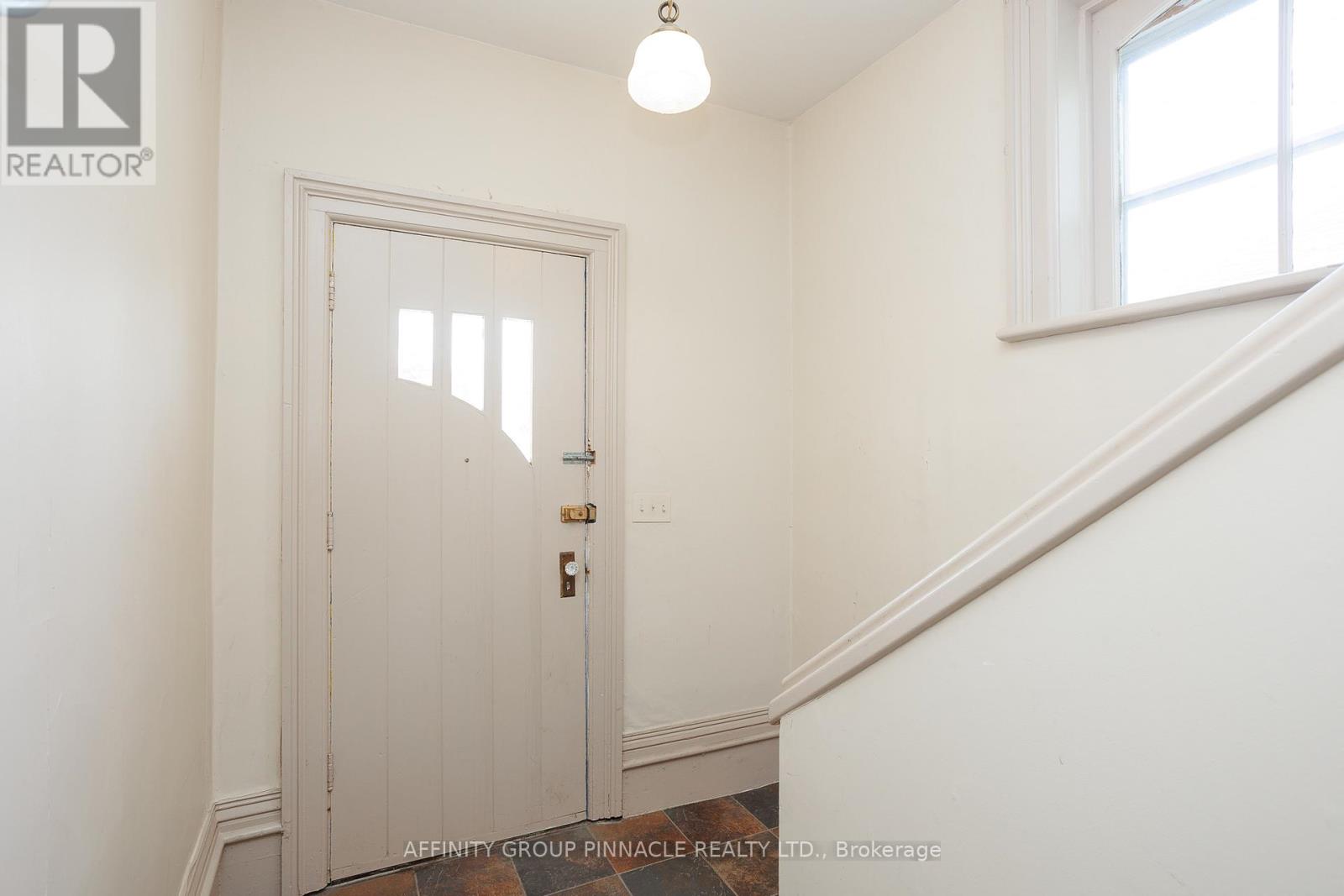 221 Kent Street W, Kawartha Lakes, Ontario  K9V 2Z1 - Photo 30 - X12184423