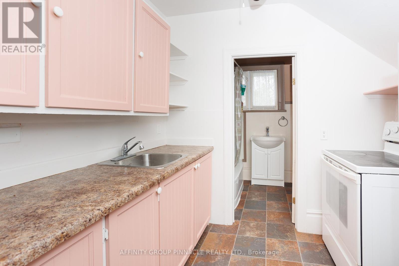 221 Kent Street W, Kawartha Lakes, Ontario  K9V 2Z1 - Photo 41 - X12184423