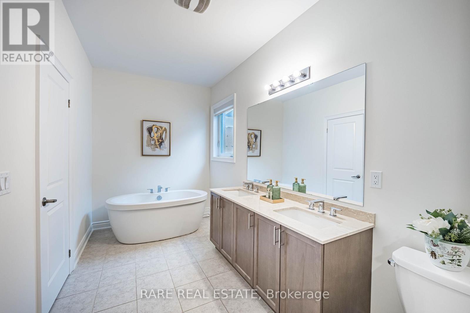 1331 Merton Road, Oakville (Ga Glen Abbey), Ontario  L6M 5L7 - Photo 21 - W12184294