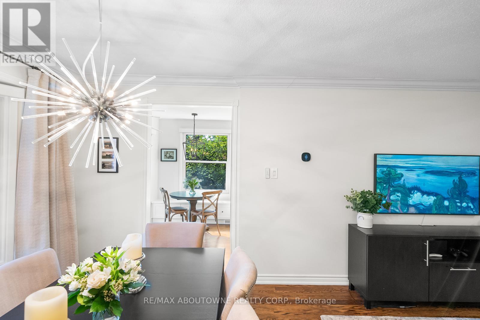 1116 Springbrook Crescent, Oakville (Ga Glen Abbey), Ontario  L6M 2C8 - Photo 17 - W12184308