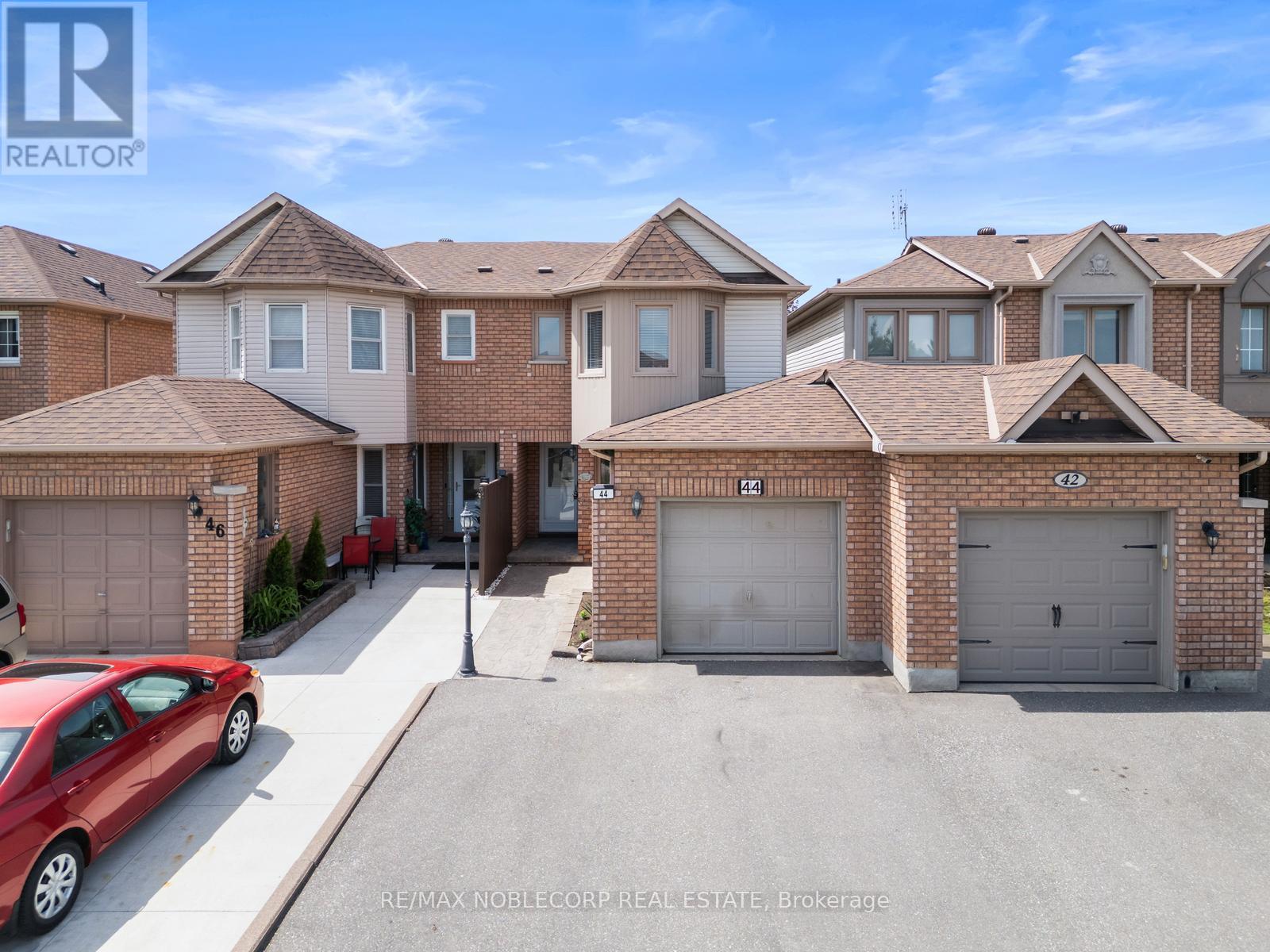 44 Hanton Crescent, Caledon, Ontario  L7E 1W1 - Photo 2 - W12184316