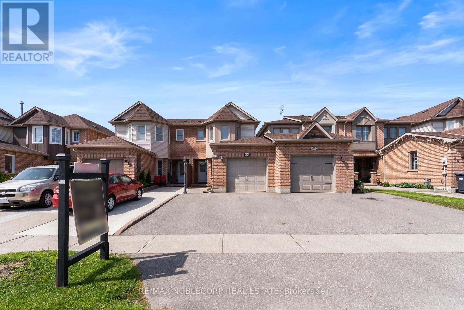 44 Hanton Crescent, Caledon, Ontario  L7E 1W1 - Photo 5 - W12184316