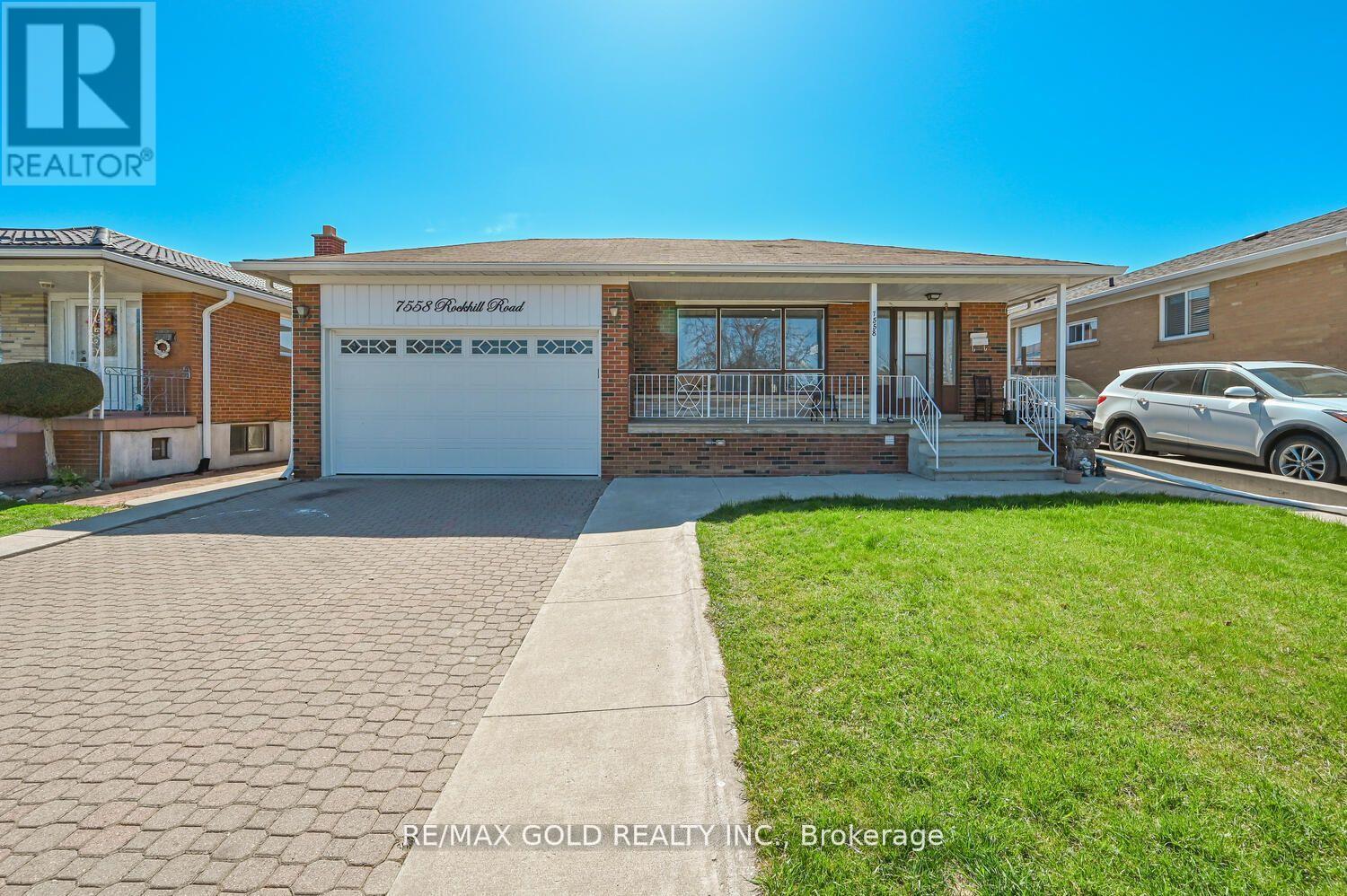 7558 Rockhill Road, Mississauga, Ontario  L4T 2Z7 - Photo 1 - W12184323