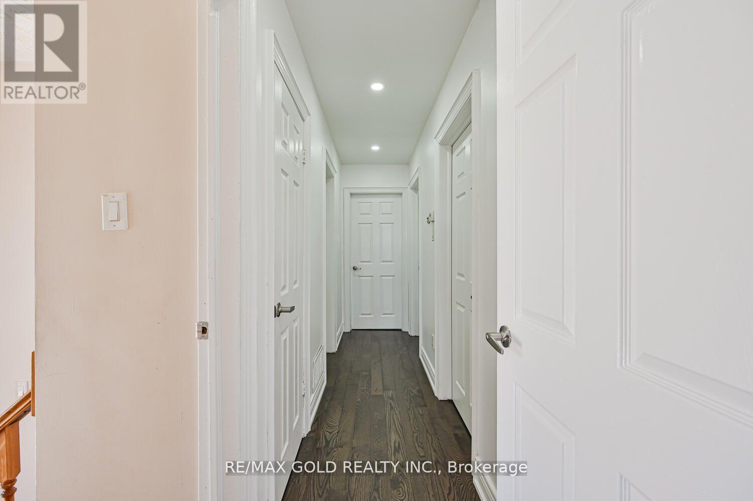 7558 Rockhill Road, Mississauga, Ontario  L4T 2Z7 - Photo 10 - W12184323