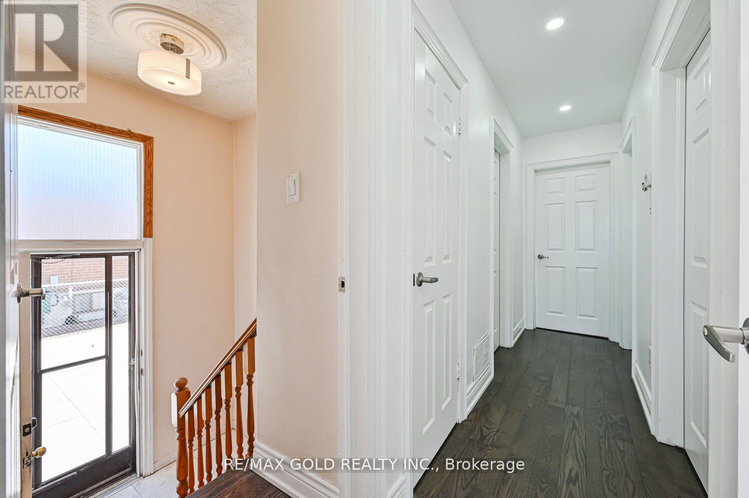 7558 Rockhill Road, Mississauga, Ontario  L4T 2Z7 - Photo 17 - W12184323
