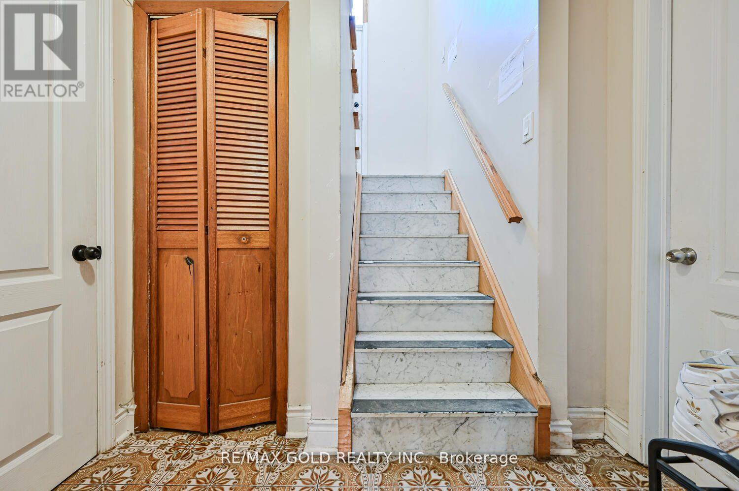 7558 Rockhill Road, Mississauga, Ontario  L4T 2Z7 - Photo 18 - W12184323