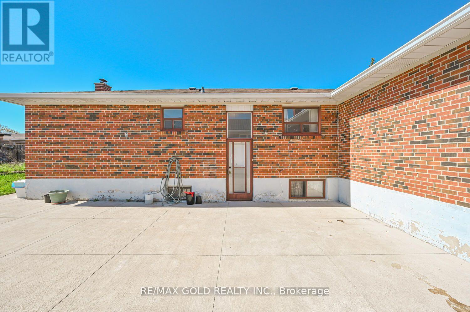 7558 Rockhill Road, Mississauga, Ontario  L4T 2Z7 - Photo 27 - W12184323