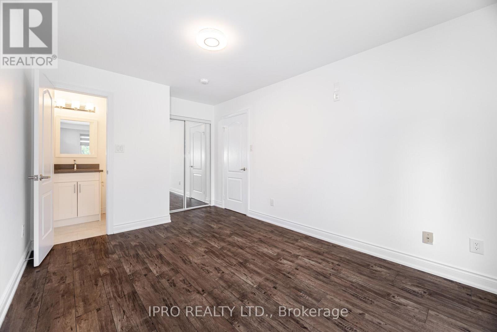 717 Green Meadow Crescent E, Mississauga, Ontario  L5A 2V3 - Photo 24 - W12184338