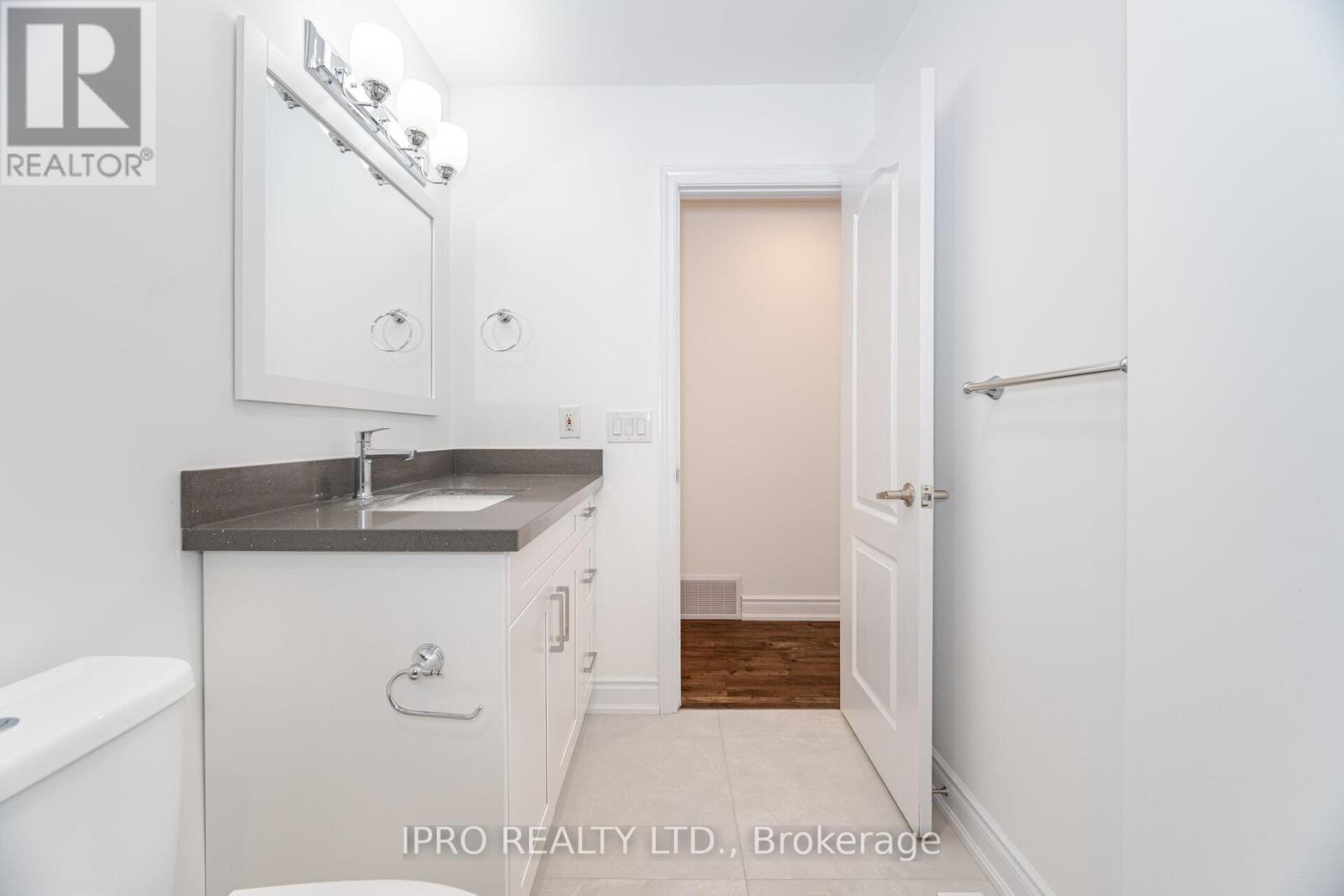 717 Green Meadow Crescent E, Mississauga, Ontario  L5A 2V3 - Photo 32 - W12184338