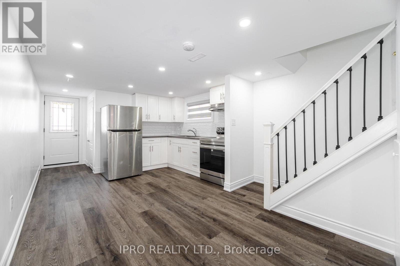 717 Green Meadow Crescent E, Mississauga, Ontario  L5A 2V3 - Photo 34 - W12184338