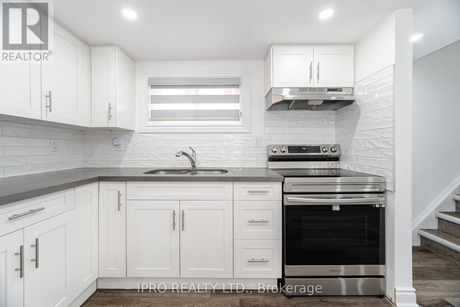 717 Green Meadow Crescent E, Mississauga, Ontario  L5A 2V3 - Photo 35 - W12184338