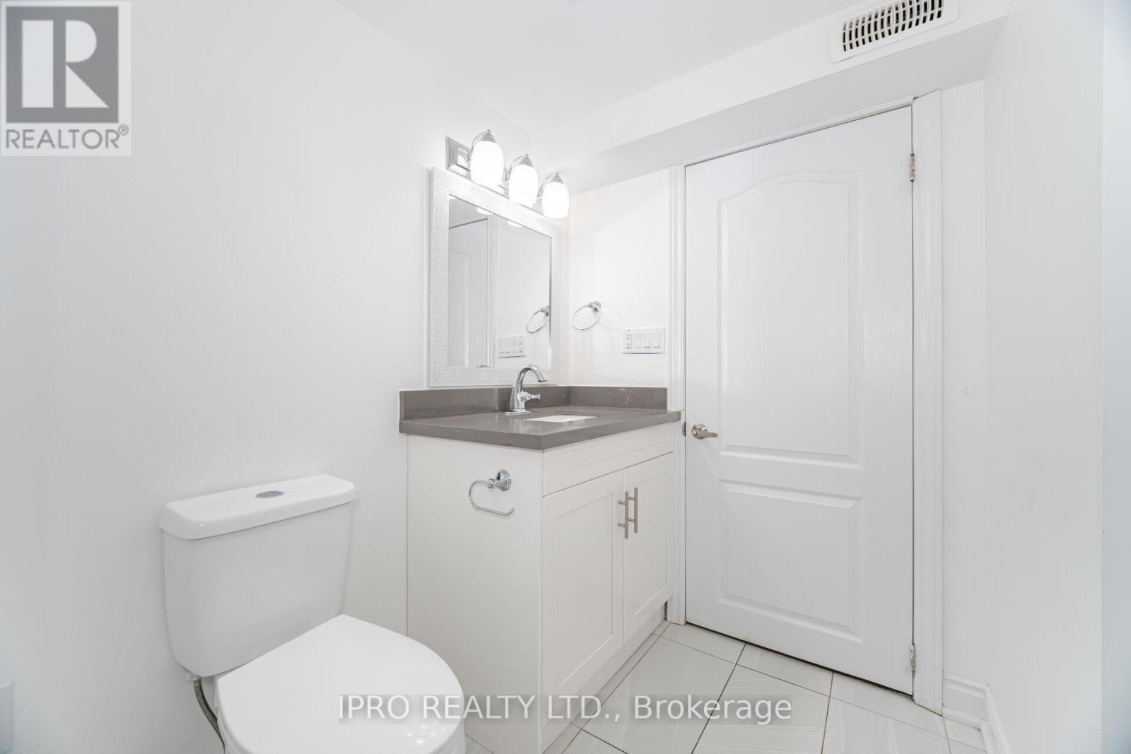 717 Green Meadow Crescent E, Mississauga, Ontario  L5A 2V3 - Photo 44 - W12184338