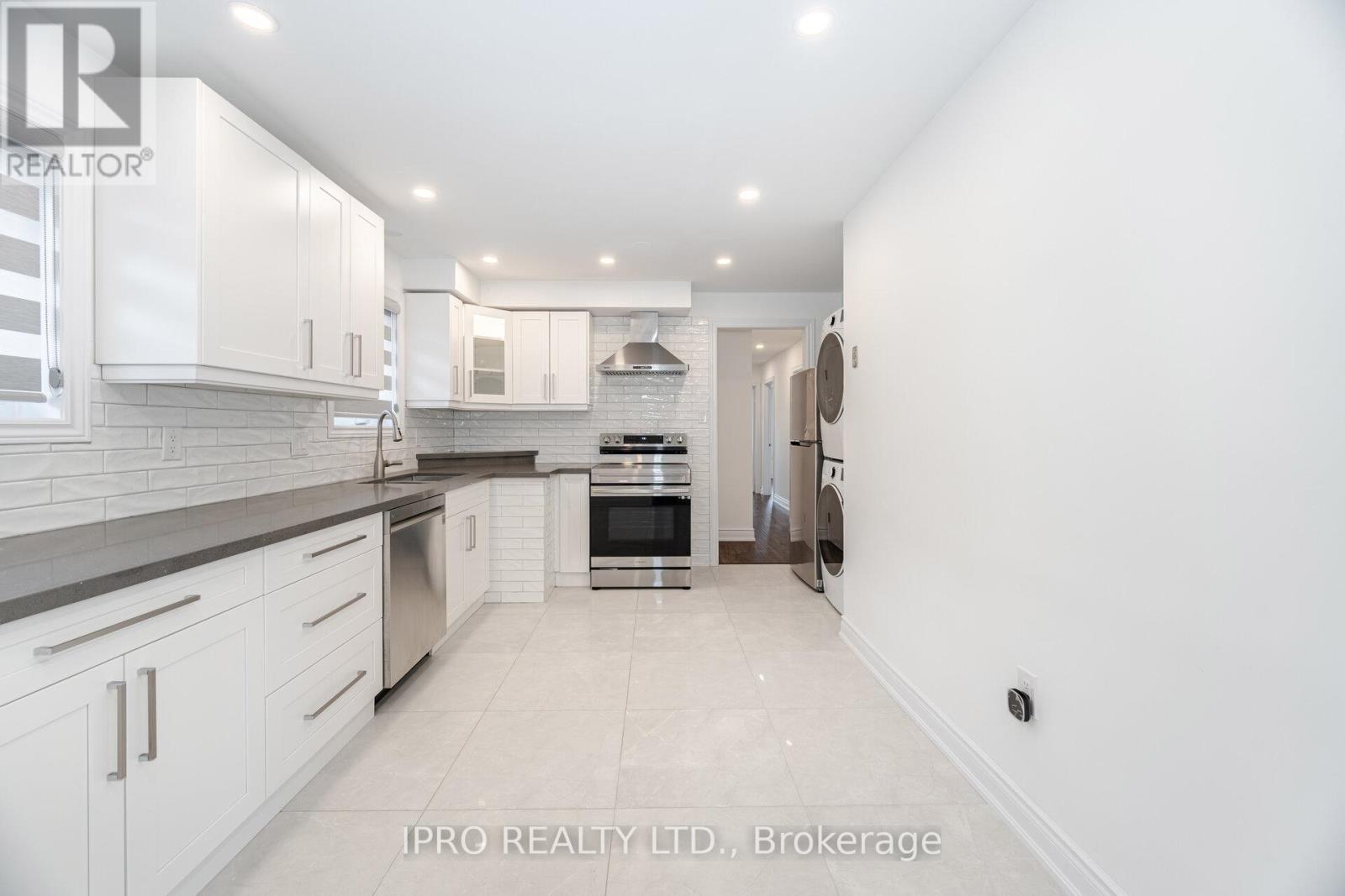 717 Green Meadow Crescent E, Mississauga, Ontario  L5A 2V3 - Photo 8 - W12184338