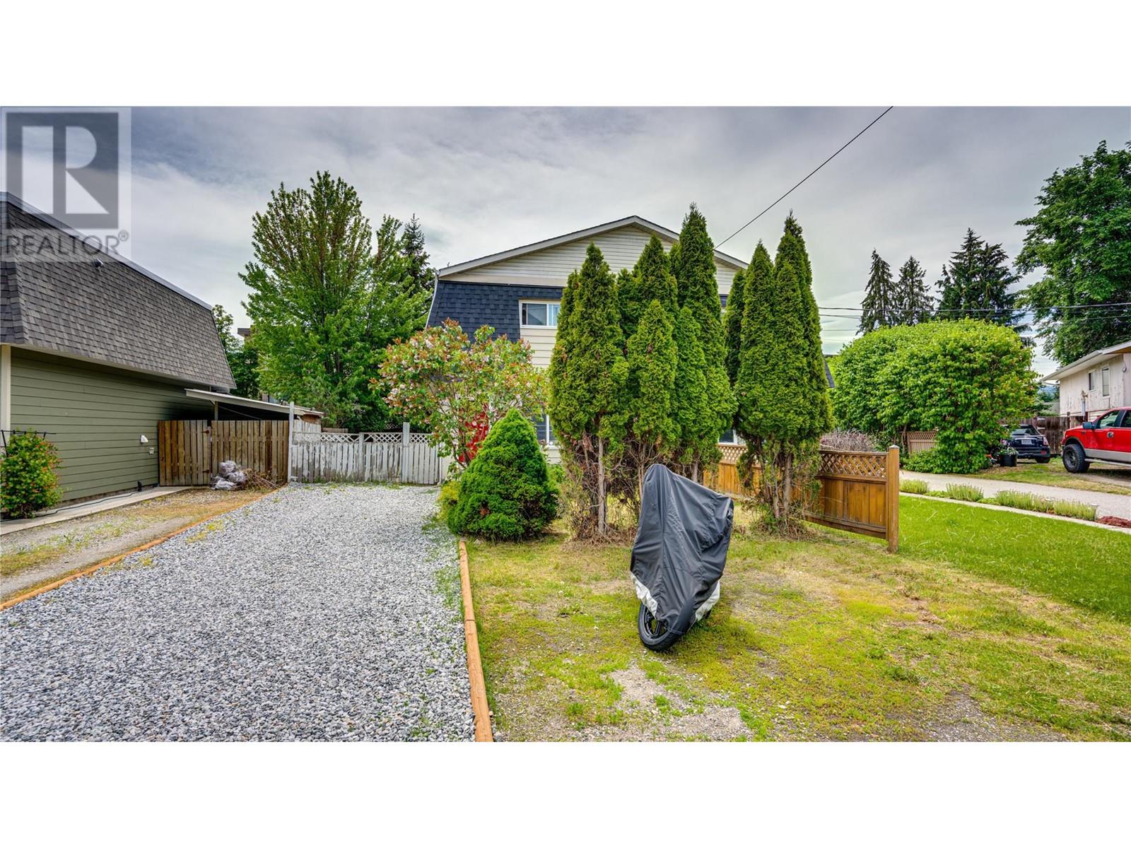3319 Belaire Drive, Armstrong, British Columbia  V4Y 0K1 - Photo 2 - 10349480
