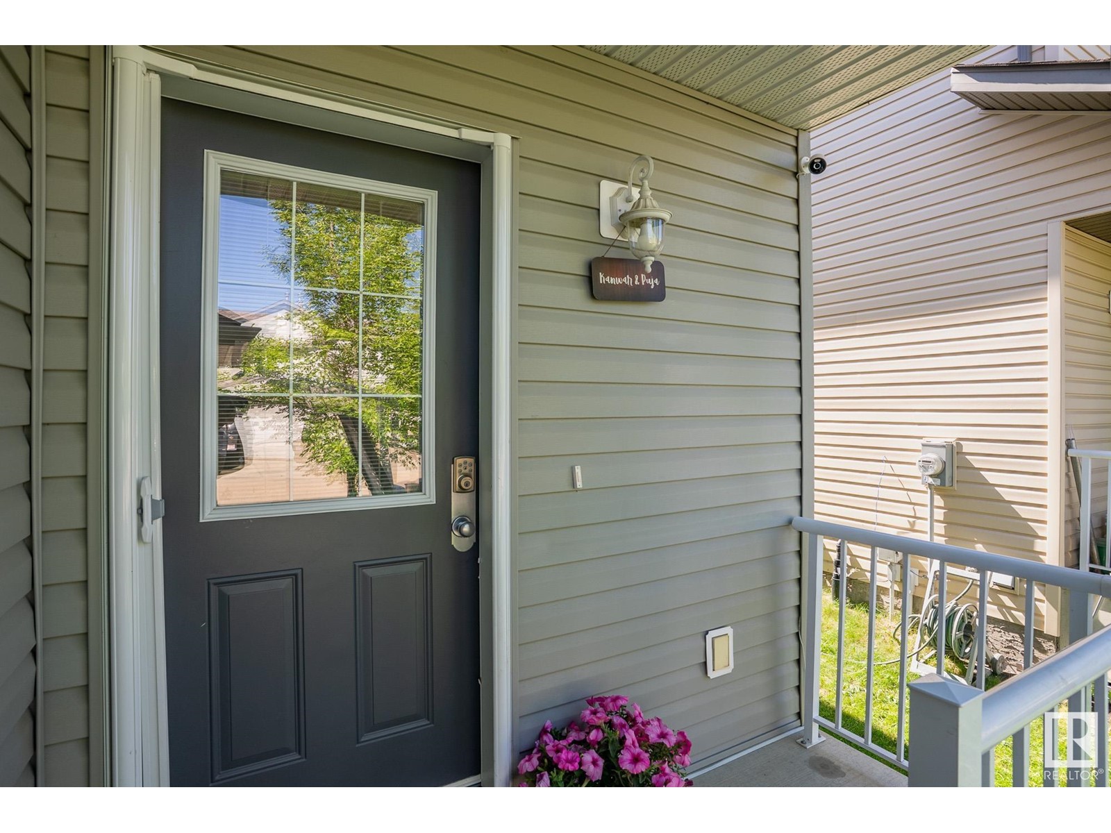 Property at 1649 MELROSE PL SW image 2