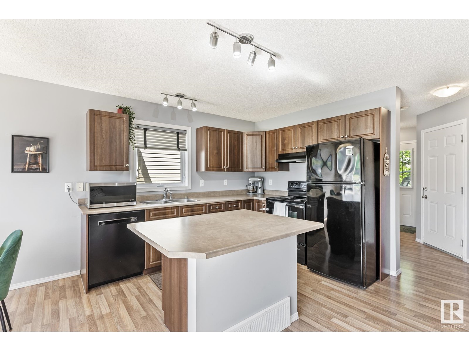 Property at 1649 MELROSE PL SW image 5