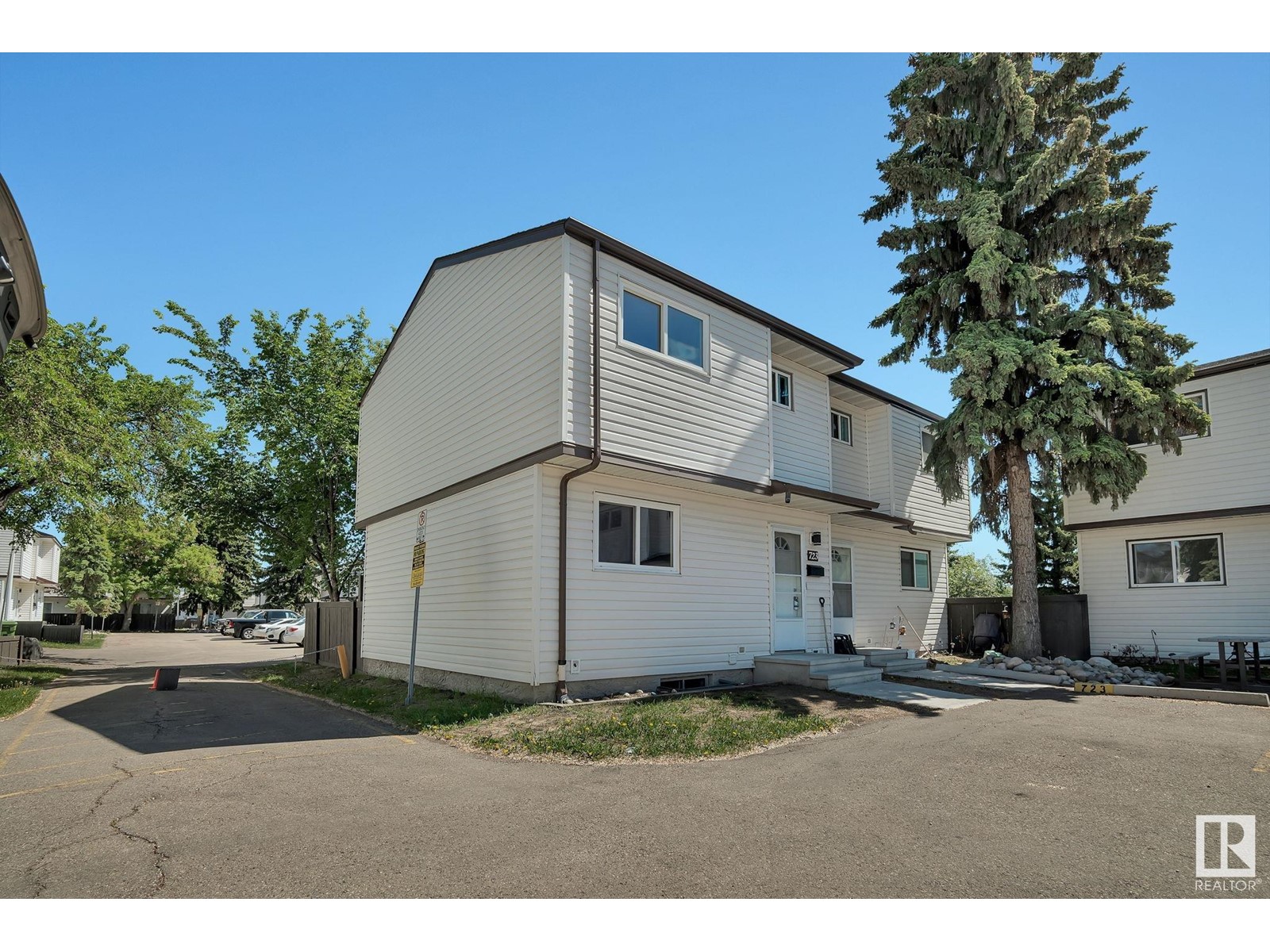 723 Clareview Rd Nw, Edmonton, Alberta  T5A 3S6 - Photo 2 - E4439421