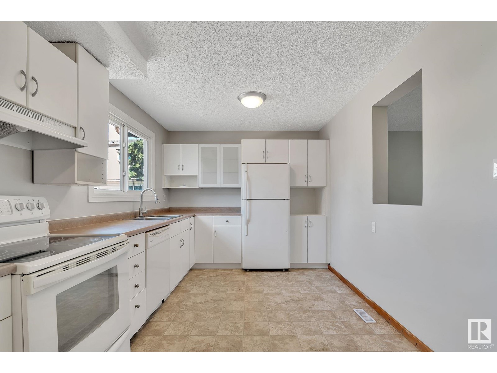 723 Clareview Rd Nw, Edmonton, Alberta  T5A 3S6 - Photo 6 - E4439421