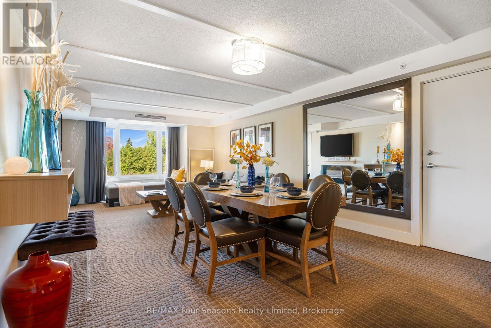 2302/2304 - 9 Harbour Street E, Collingwood, Ontario  L9Y 5C5 - Photo 3 - S12184369