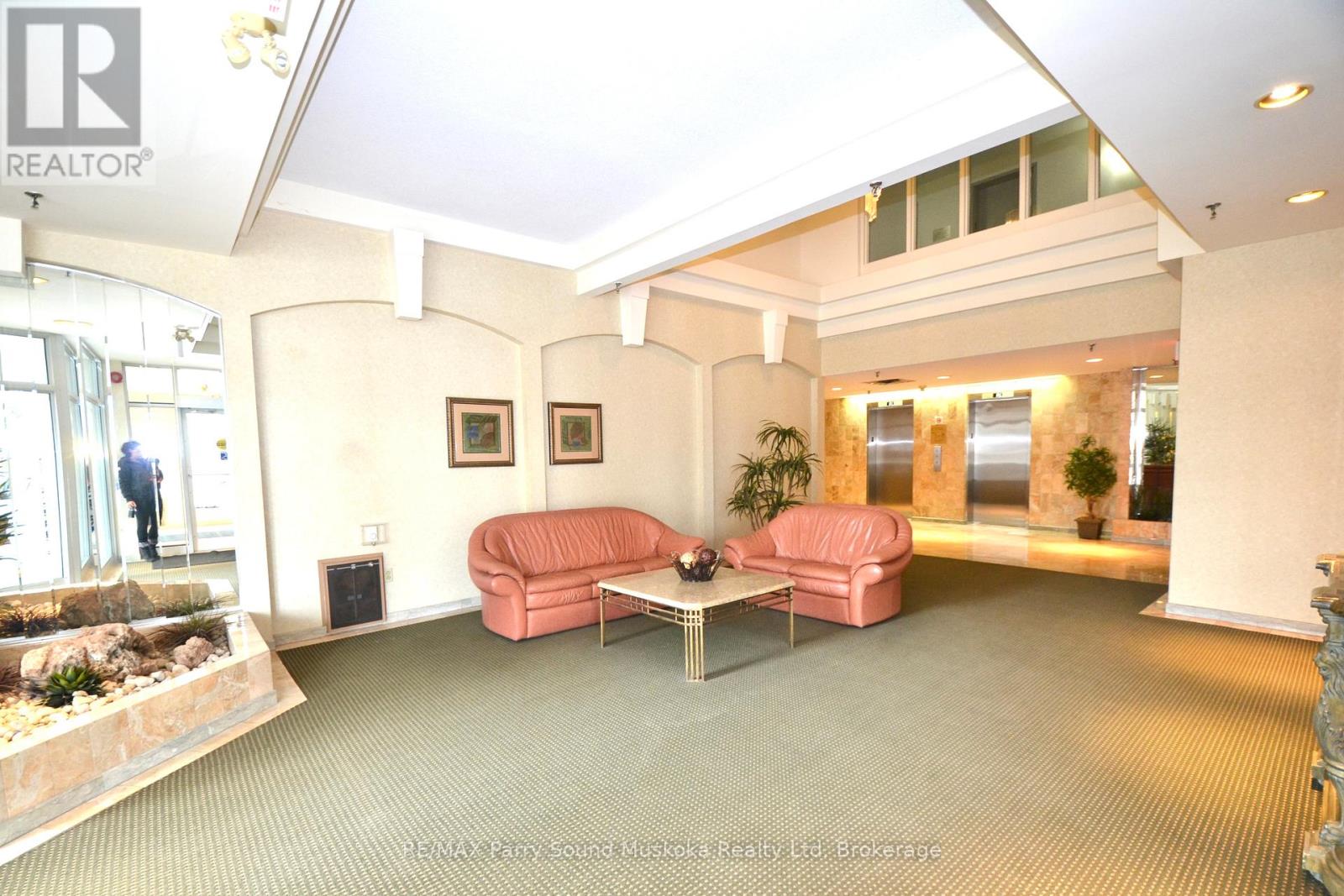 205 - 1071 Queens Avenue E, Oakville (Cp College Park), Ontario  L6H 2R5 - Photo 18 - W12184431