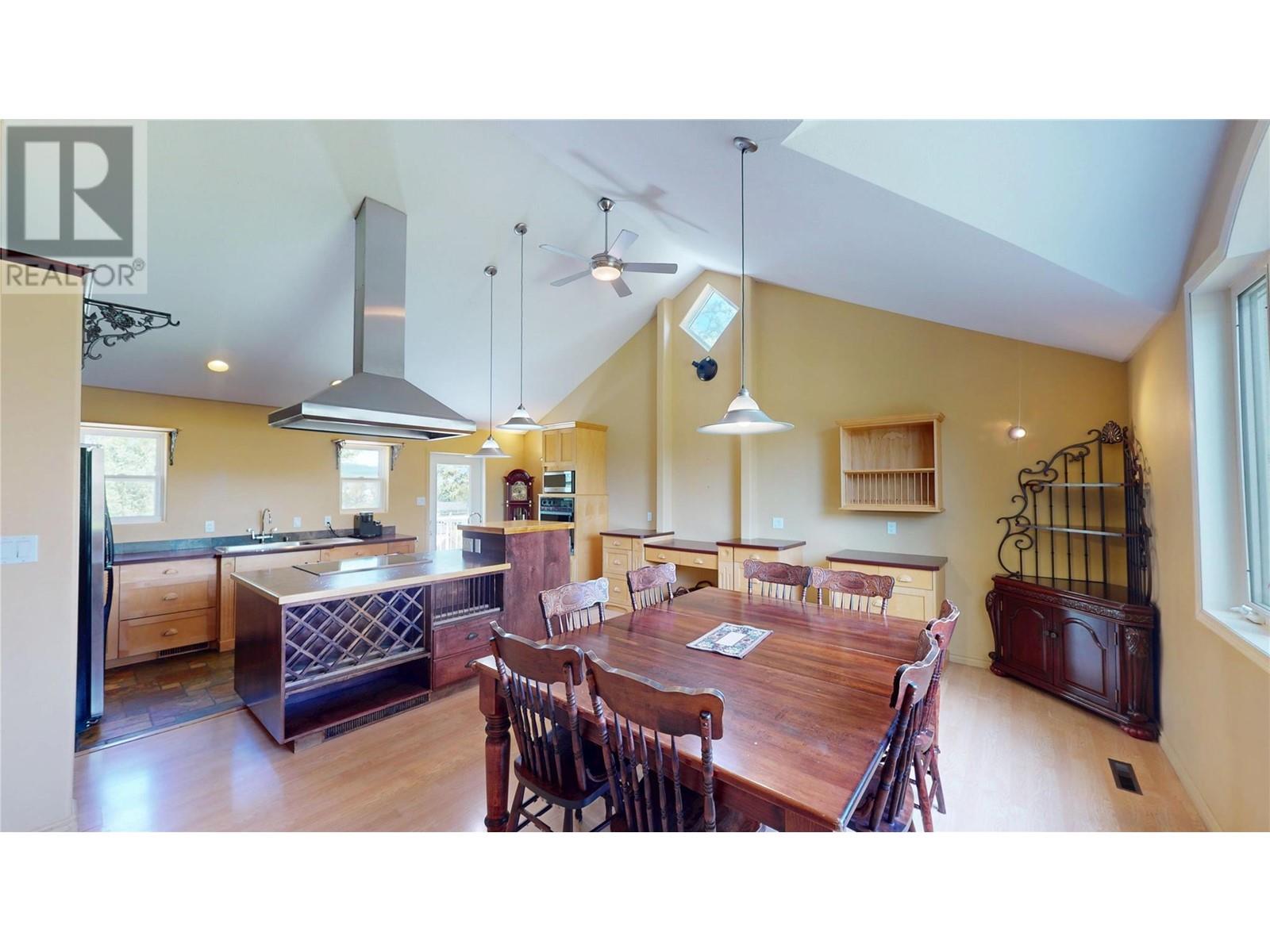 405 30th Avenue S, Cranbrook, BC V1C3K8