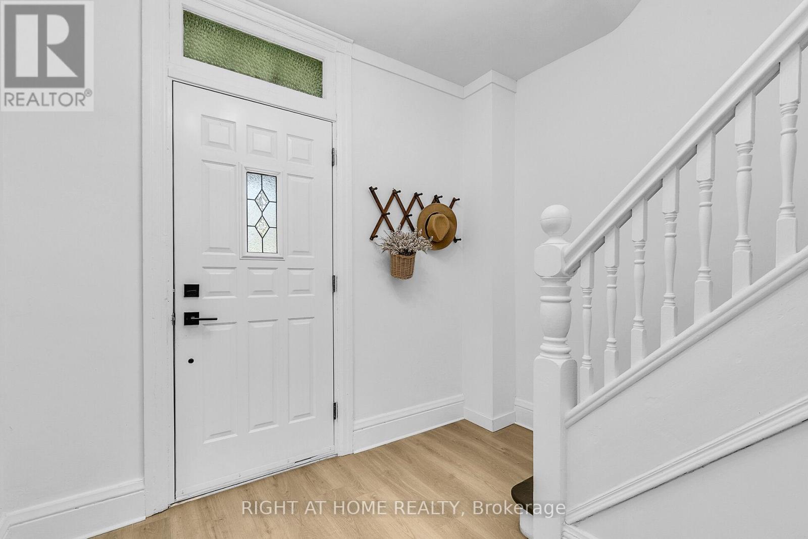 36 Surrey Street W, Guelph (Downtown), Ontario  N1H 3R4 - Photo 7 - X12184256