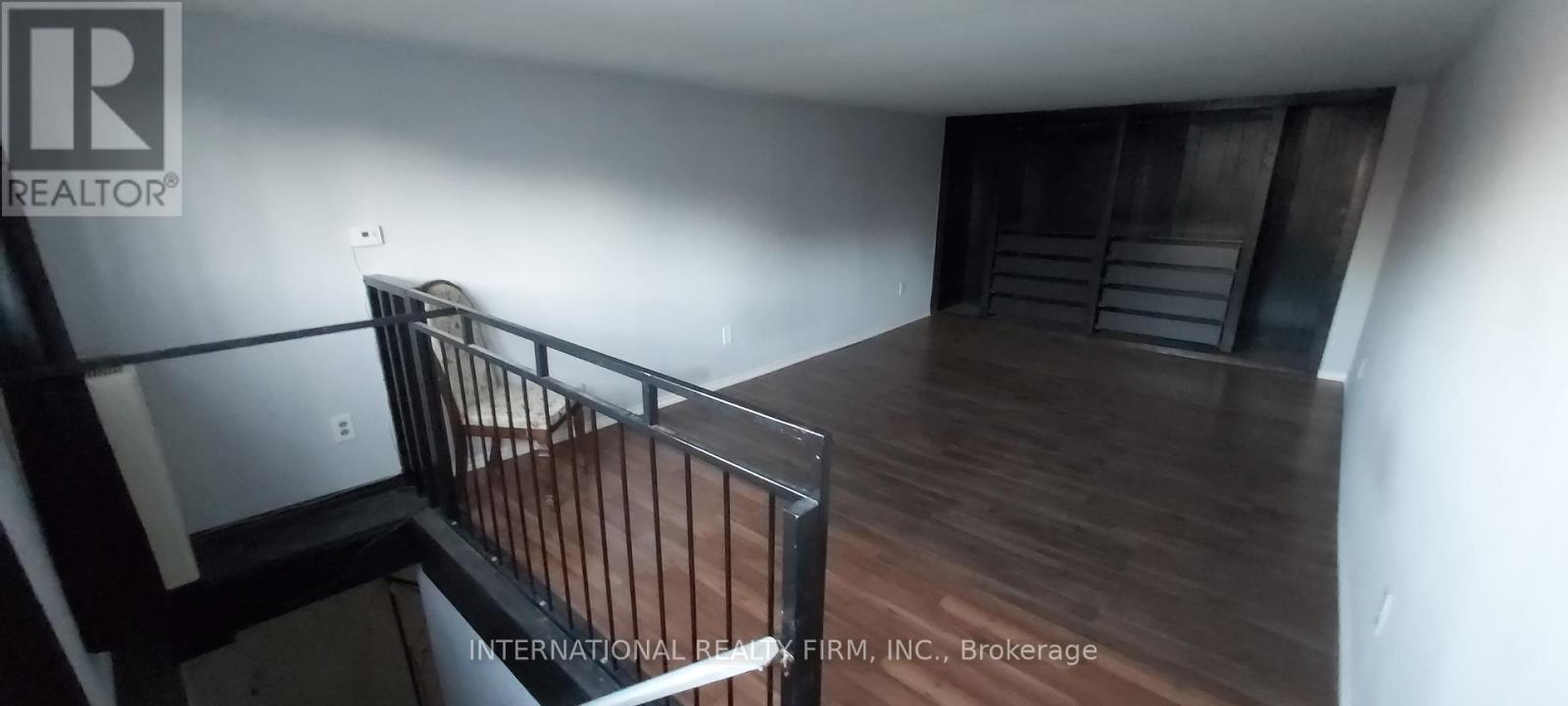 366 Cumberland Avenue, Hamilton (Blakeley), Ontario  L8M 2A2 - Photo 10 - X12184280