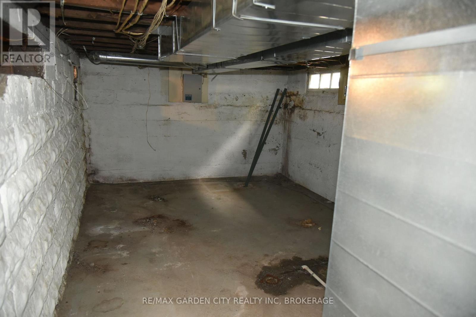 156 Division Street, Welland, Ontario  L3B 4A2 - Photo 28 - X12184411