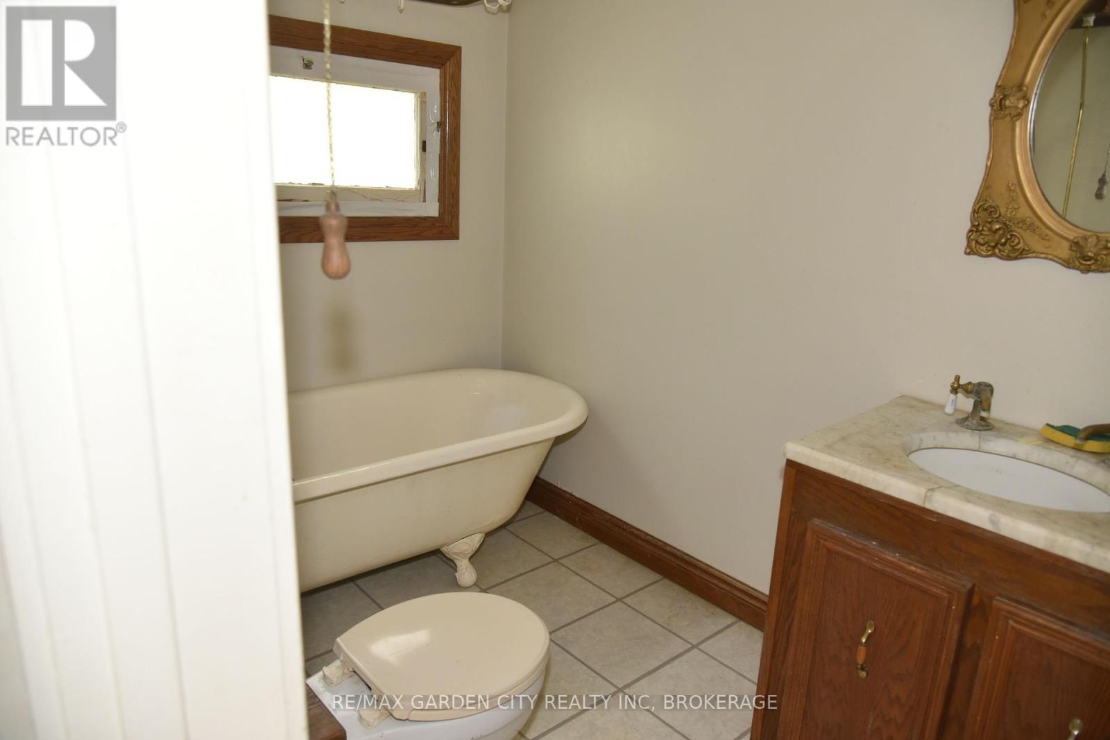 156 Division Street, Welland, Ontario  L3B 4A2 - Photo 42 - X12184411
