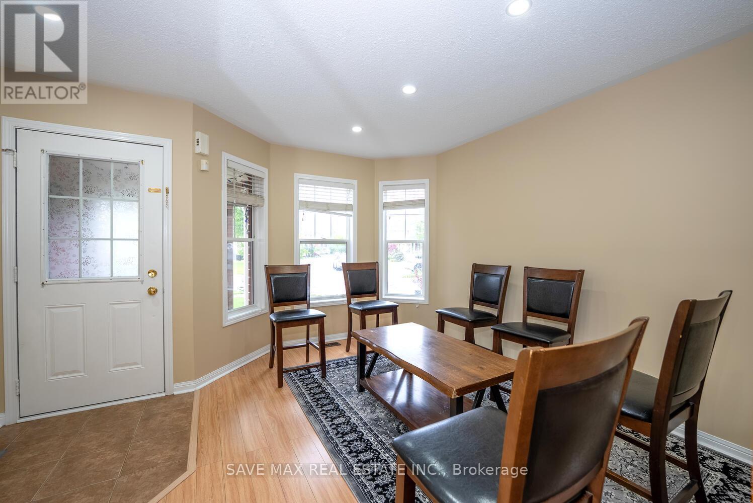 114 Decker Hollow Circle, Brampton, Ontario  L6X 0L5 - Photo 10 - W12168580