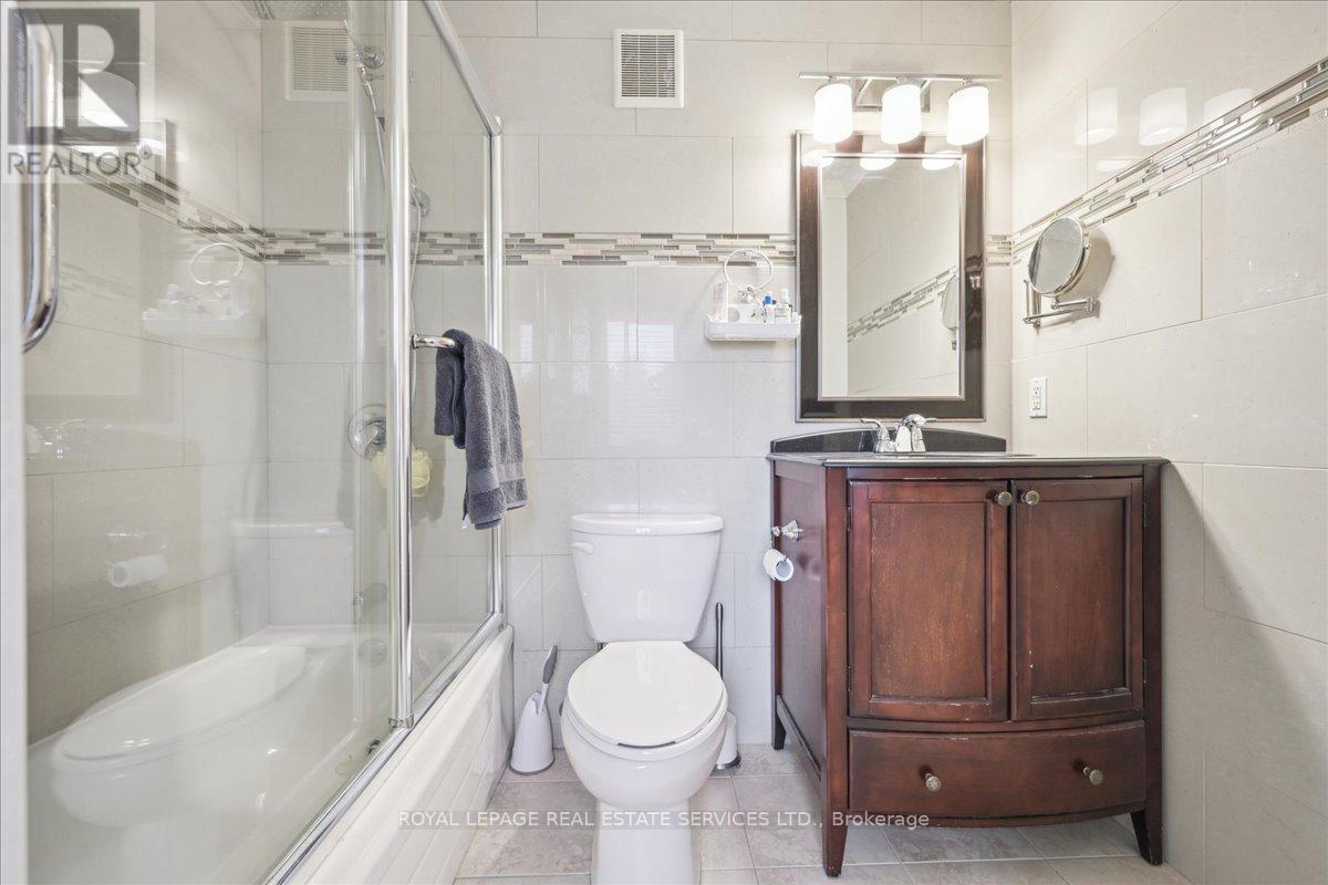 10 - 2120 Marine Drive, Oakville, Ontario  L6L 1B7 - Photo 29 - W12184038