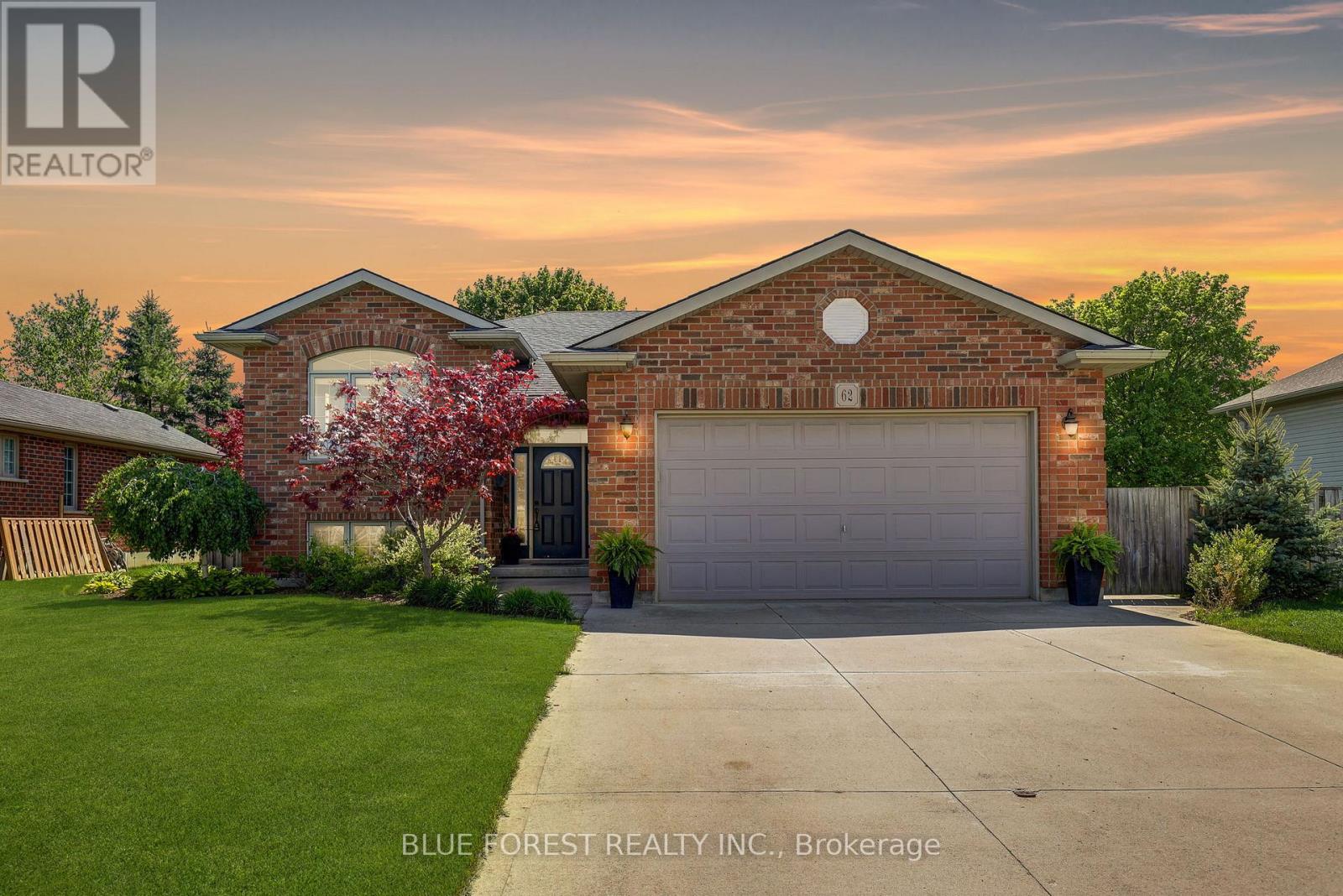 62 Park Lane, West Perth, Ontario  N0K 1N0 - Photo 2 - X12161792